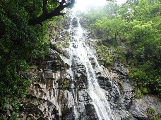 Madhya Pradesh Tourism | Bee falls in Pachmarhi